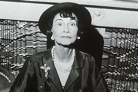 gabrielle chanel biographie courte|coco chanel primary source.